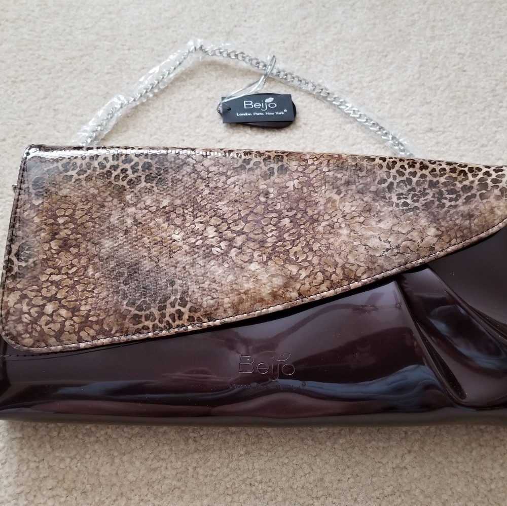 NWT Beijo IN MY CLUTCHES